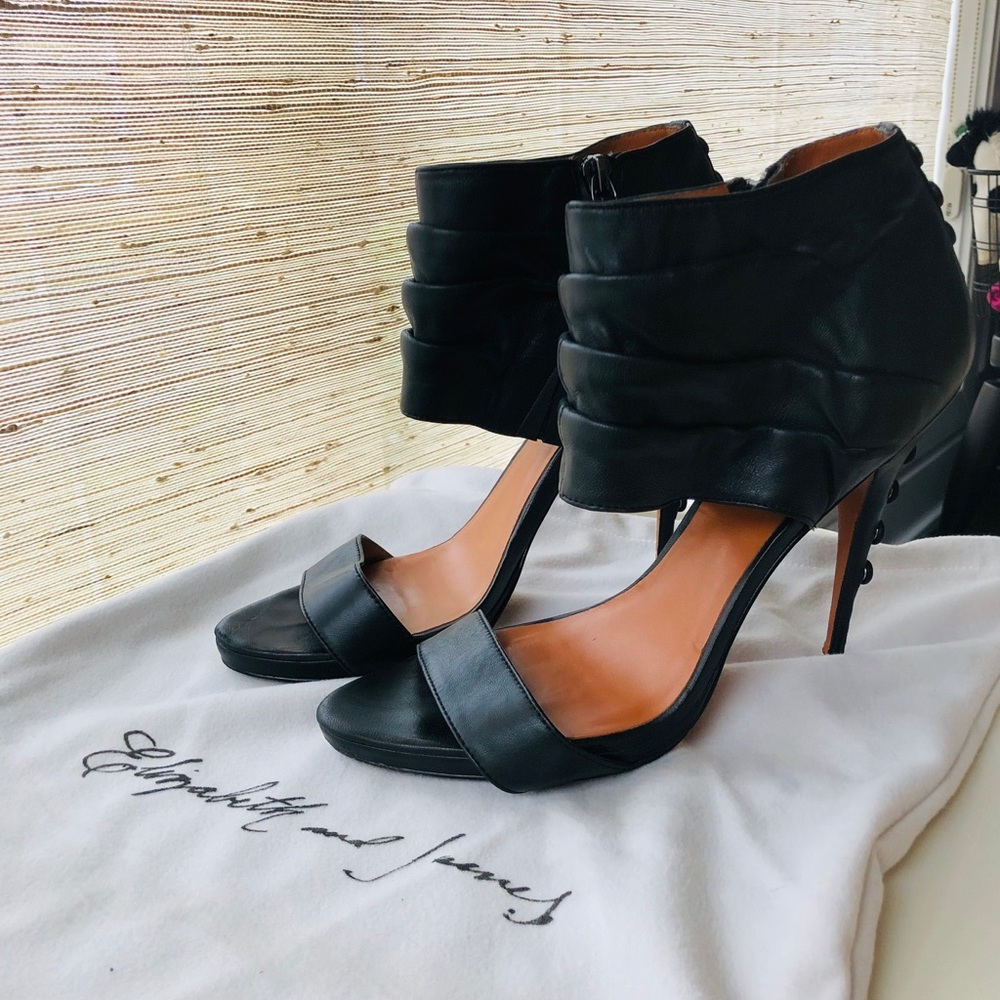 Elizabeth and James E-Janet Heels, Size 8.5